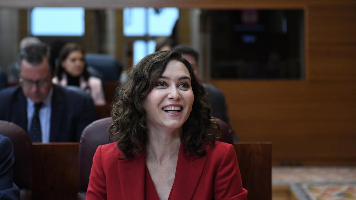 La presidenta de la Comunidad de Madrid, Isabel Díaz Ayuso, durante un pleno en la Asamblea de Madrid, a 9 de febrero de 2023.