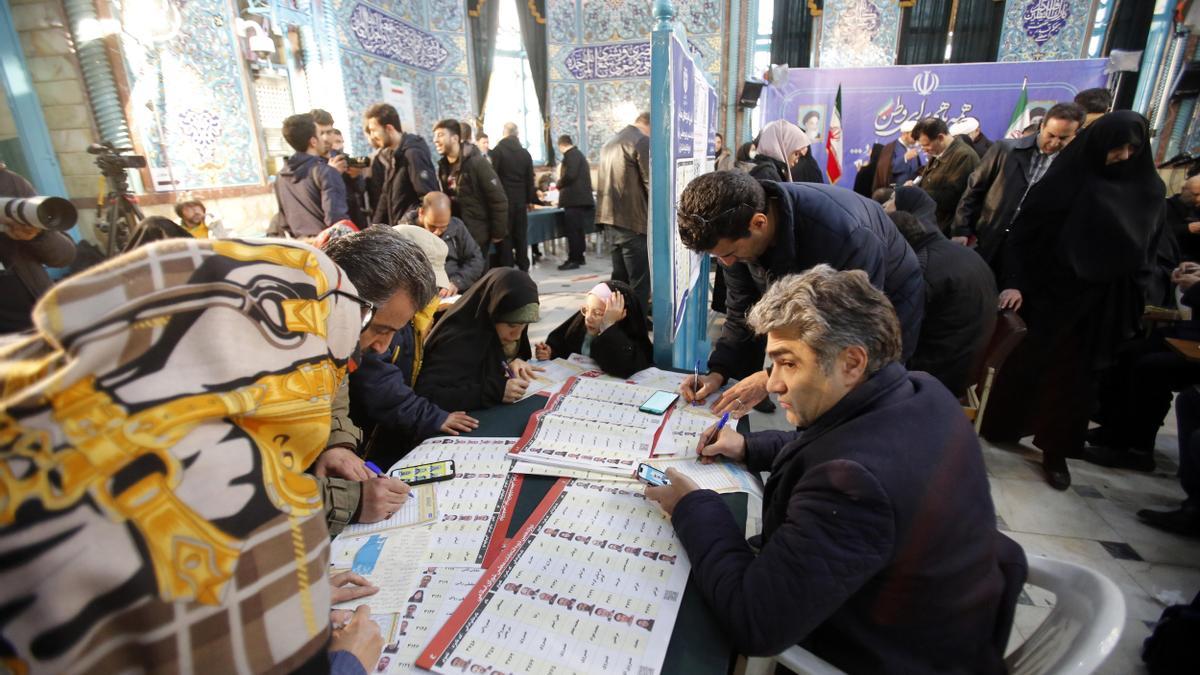 Un colegio electoral en Teherán.