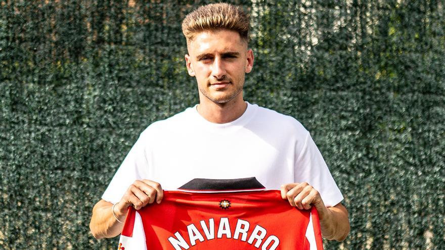 Robert Navarro, en su presentación en el Athletic: "Me alegro que Nico se haya quedado, es un crack"