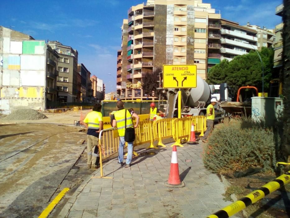 Fuita d'aigua a la carretera de Vic de Manresa