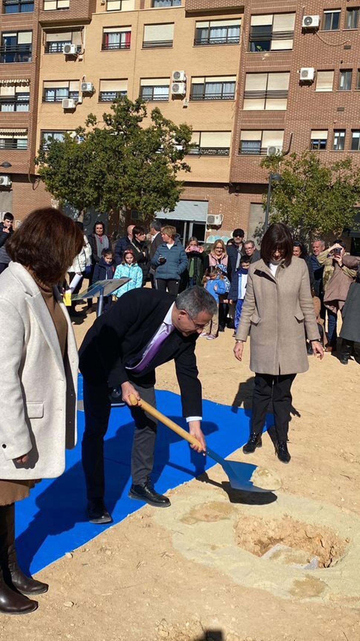 Acto de colocación de la primera piedra del nuevo Colegio Sorolla.