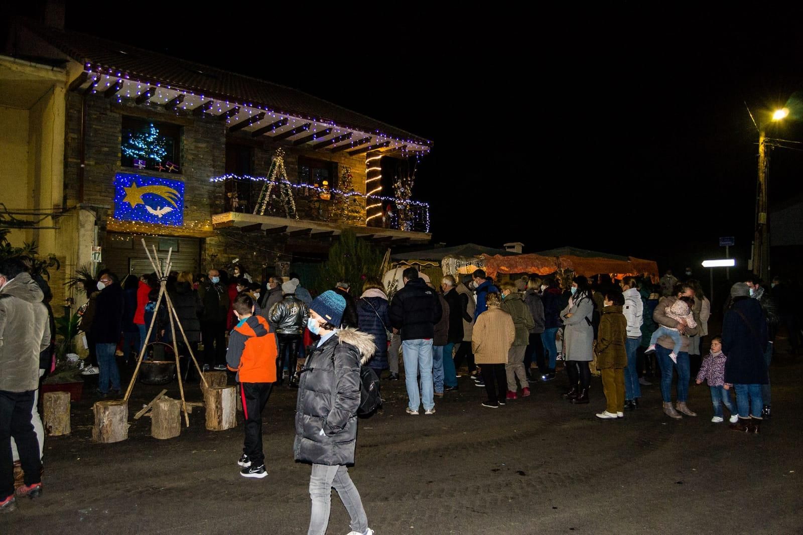 Tábara cierra la Navidad entre luces y colores