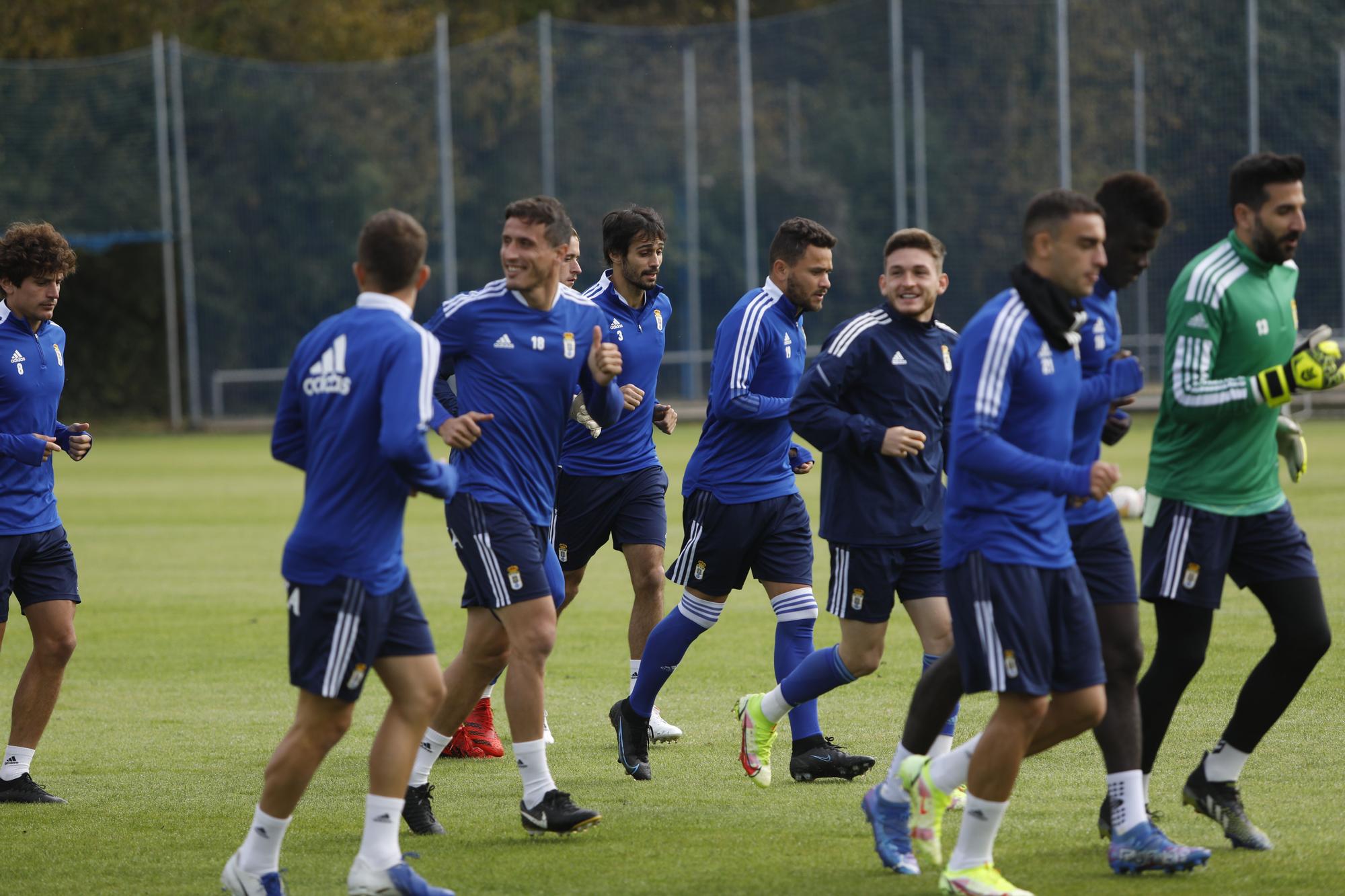 Las imágenes del entrenamiento del Oviedo tras la derrota ante el Burgos