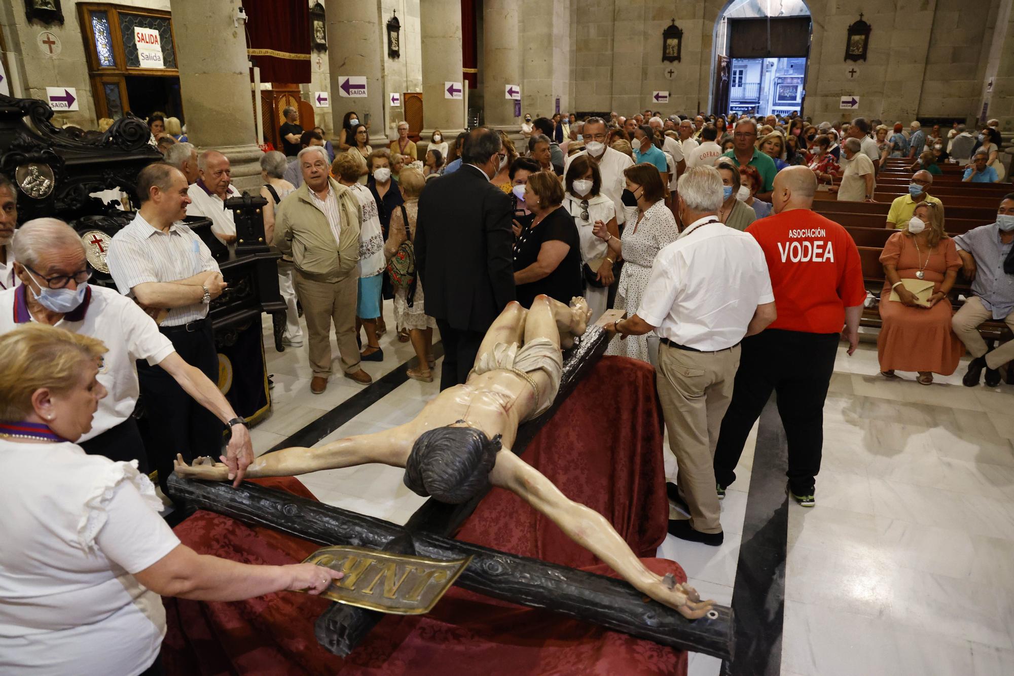 Vigo recupera el descenso del Cristo de la Victoria