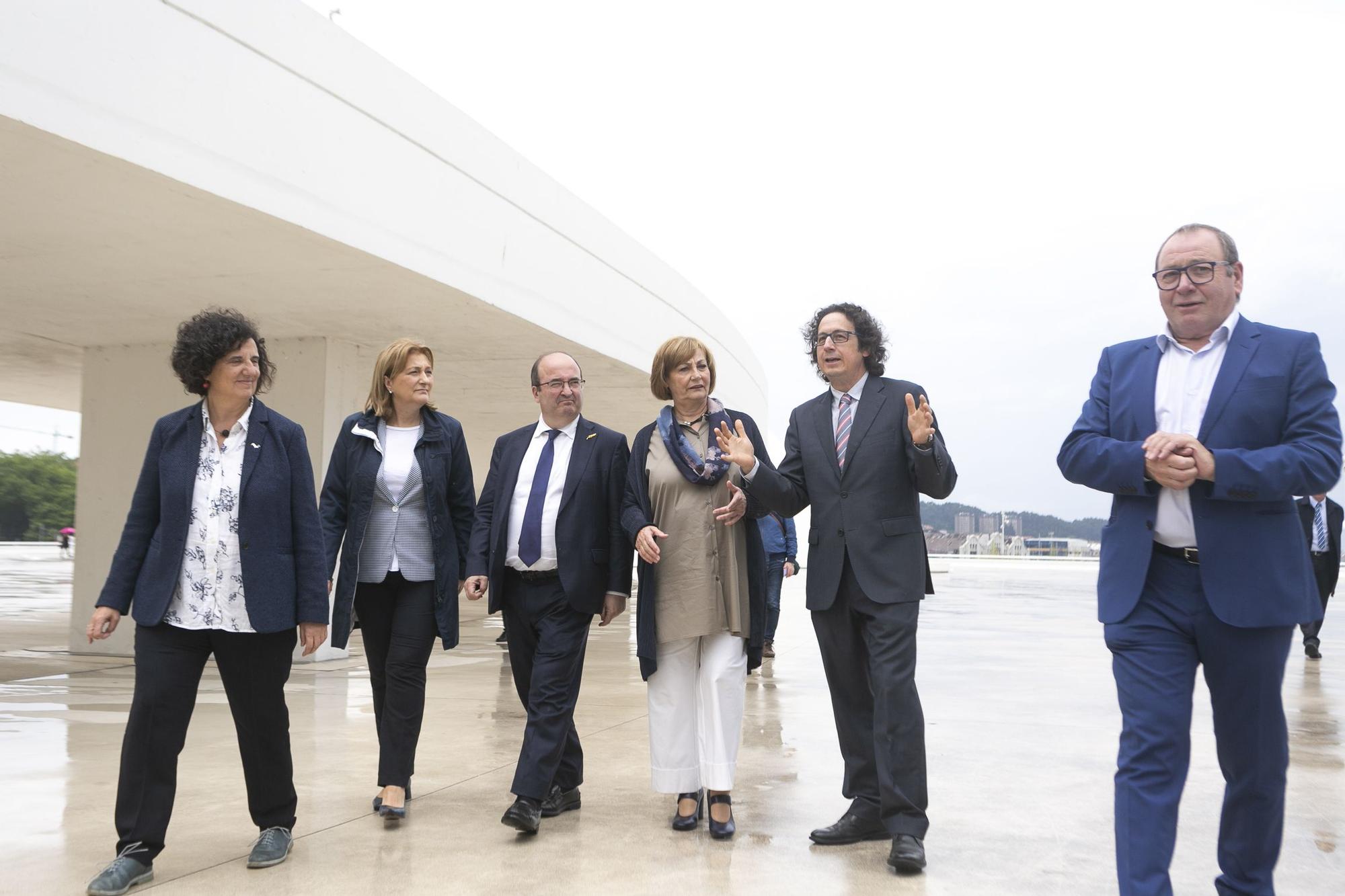 El Ministro de Cultura, Miquel Iceta, visita el Centro Niemeyer