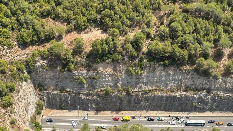 Tallada la C-55 a Castellbell i el Vilar per un accident entre una moto i dos turismes