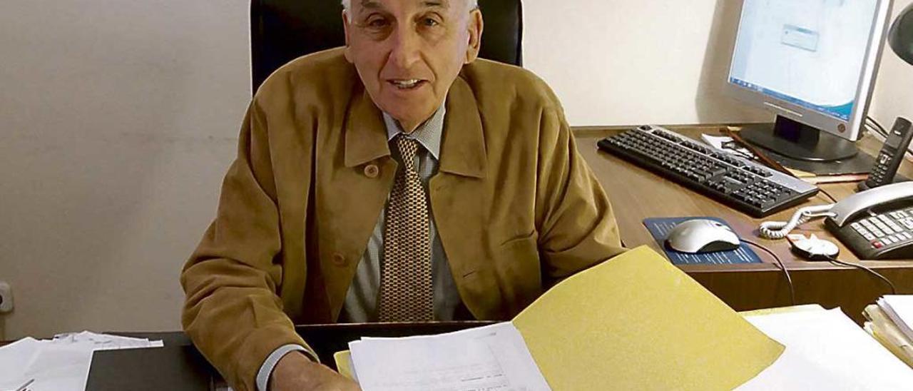El abogado Leopoldo Pérez-Fontán, en su despacho.