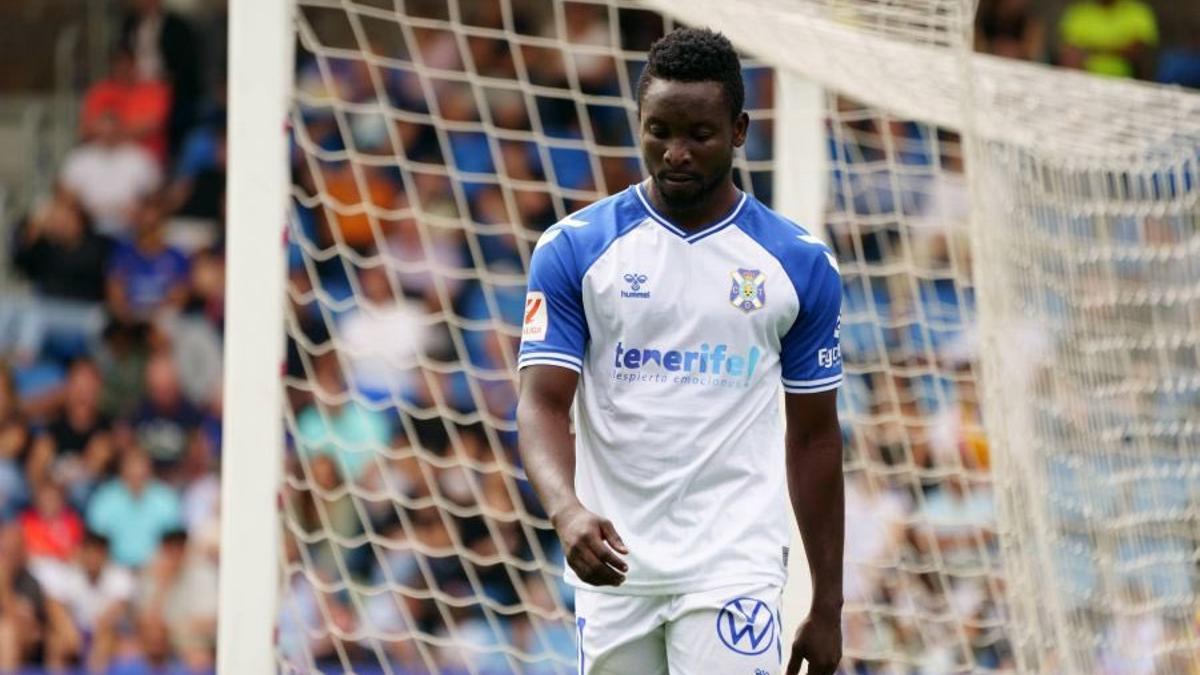 Mo Dauda, durante un partido con el CD Tenerife.