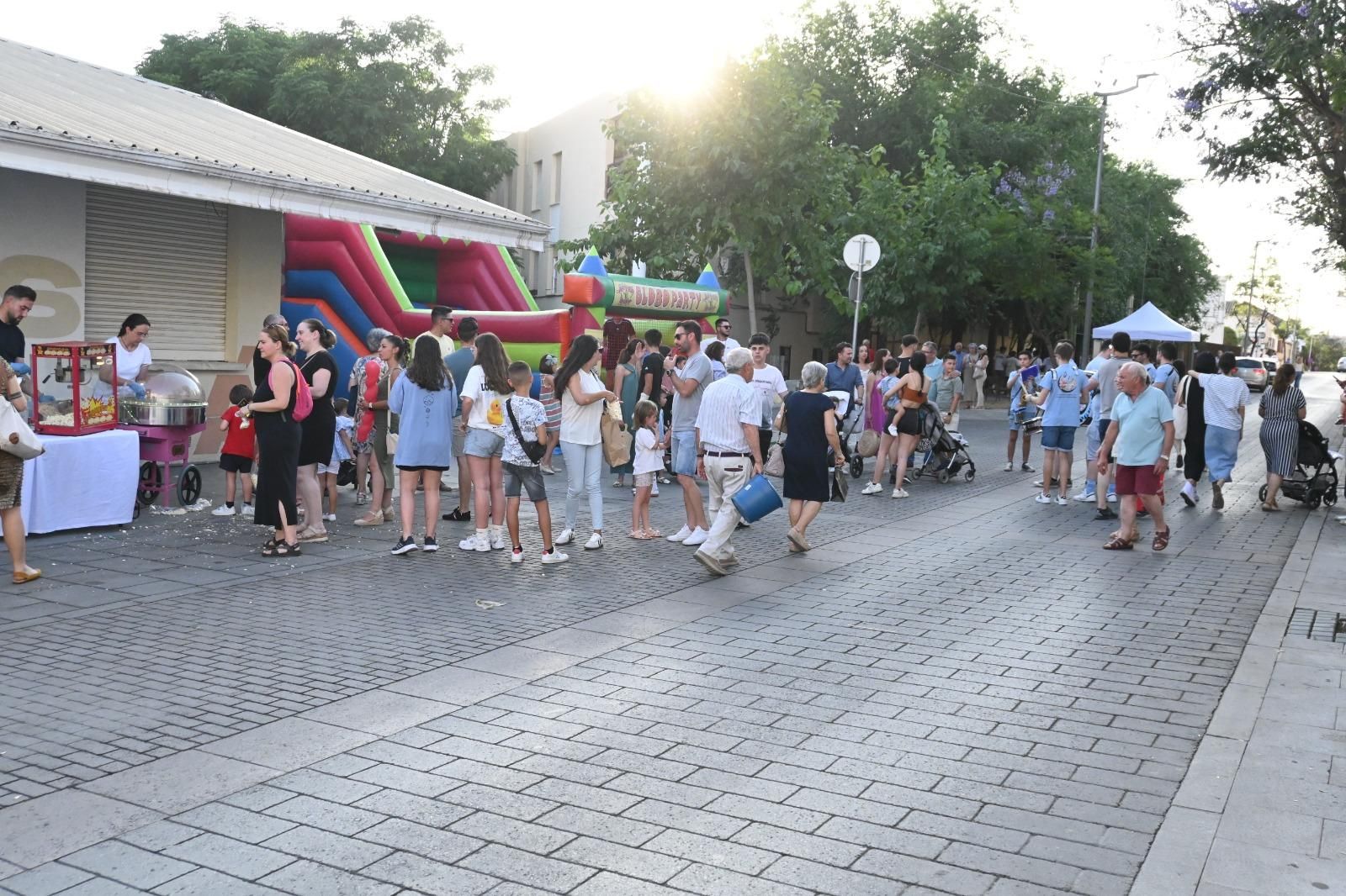 Puente Genil, Cabra y Baena celebran sus 'Noches de compras'