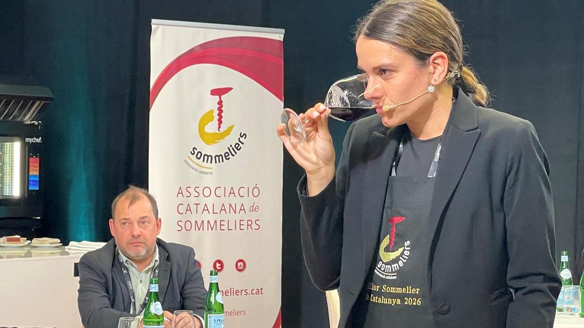 Paula Cuenda (restaurante Villa Más, Sant Feliu de Guíxols), durante el concurso en el que ha sido escogida la Mejor Sumiller de Catalunya 2026.