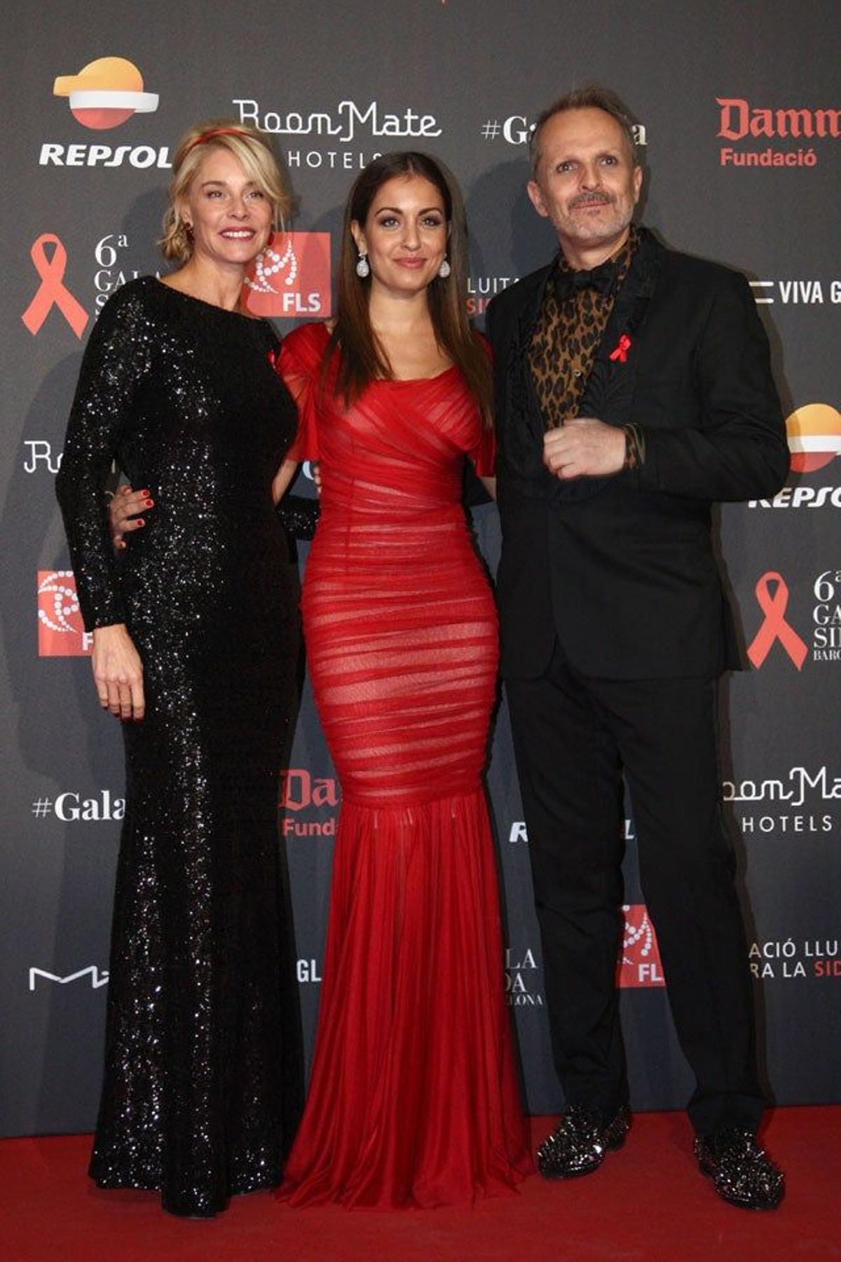 Belén Rueda, Hiba Abouk y Miguel Bosé, en la gala la Lucha contra el SIDA 2015.
