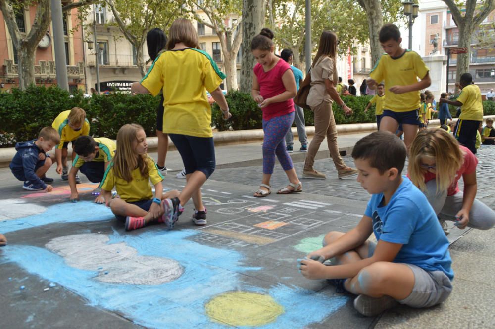 Els escolars pinten Figueres en la Setmana de la M