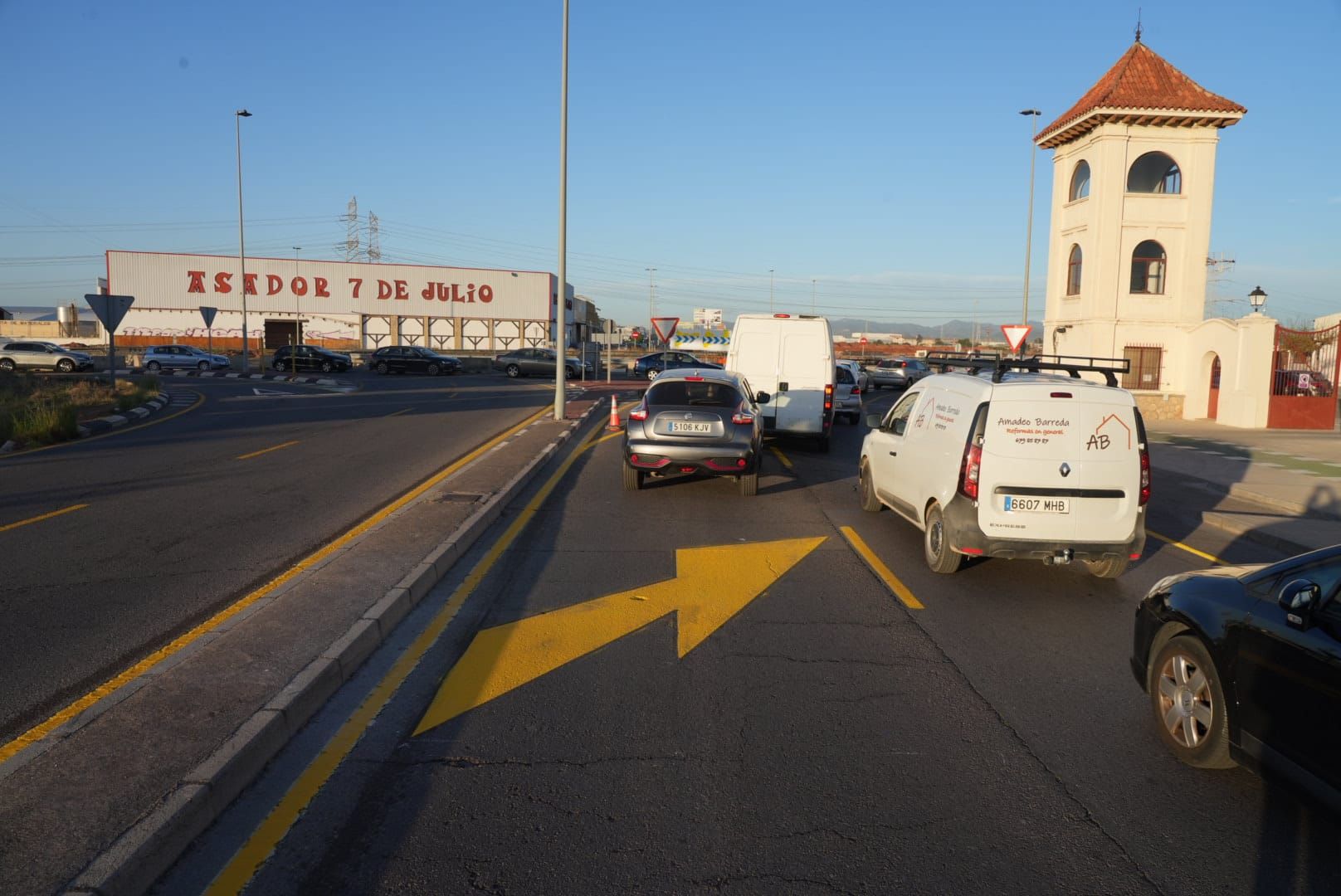 Galería de imágenes: Las obras del acceso ferroviario sur del puerto de Castellón generan un caos en la circulación