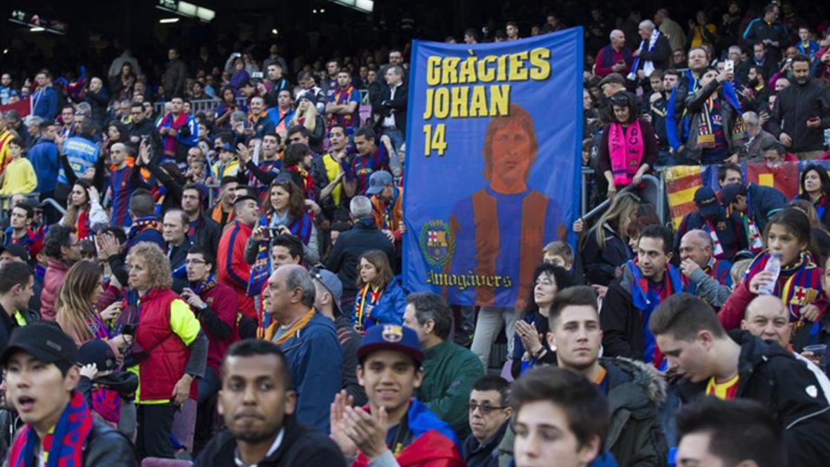 Los aficionados que acudieron al Camp Nou ya pudieron disfrutar del servicio de Wifi