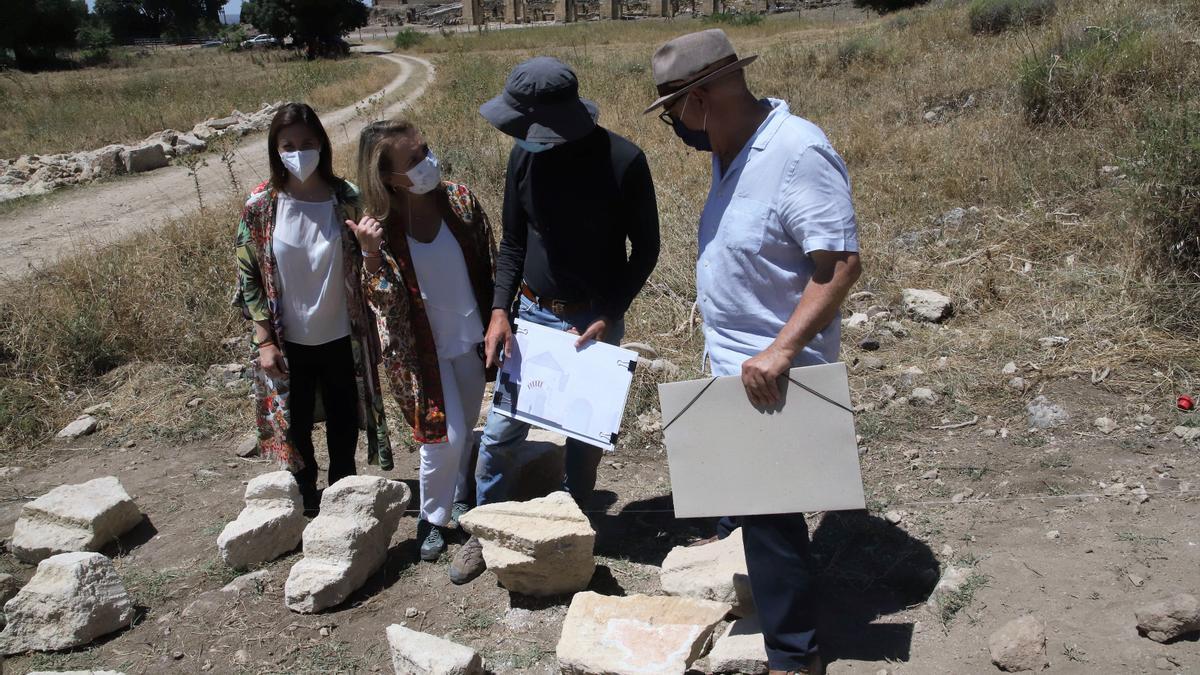 Trabajos arqueológicos en la Plaza de Armas de Medina Azahara