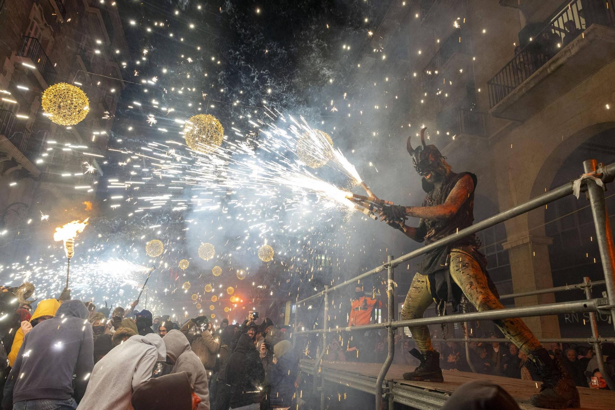 Höllenspektakel zum Abschluss des Stadtfestes von Palma auf Mallorca