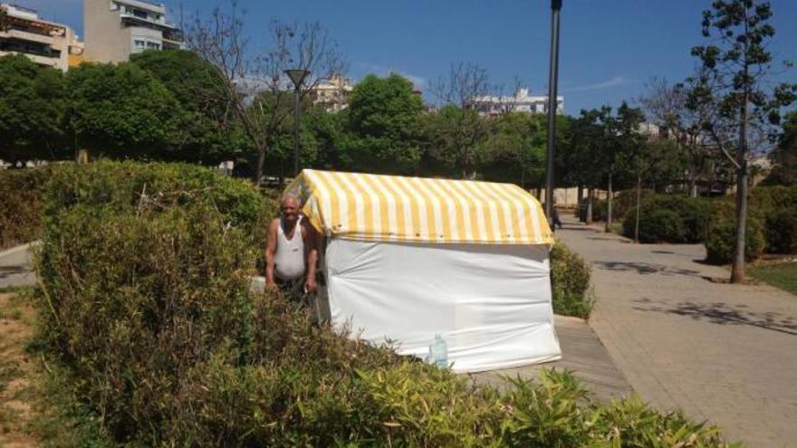 Obdachloser zeltet seit neun Monaten in Palmas zentralem Park