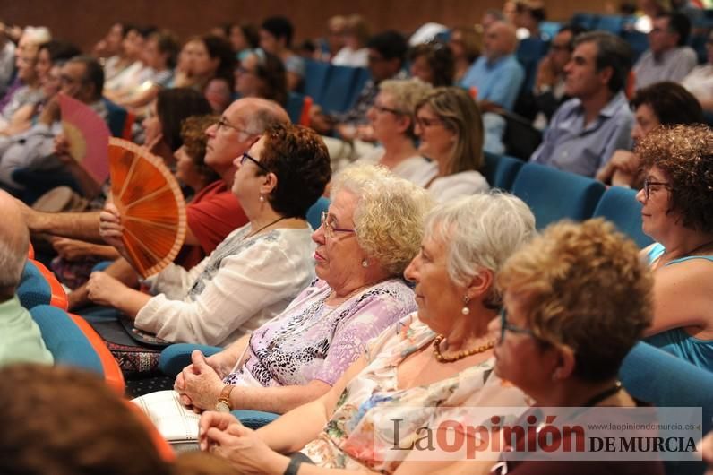 Los lazos rosas toman el Paraninfo de la UMU