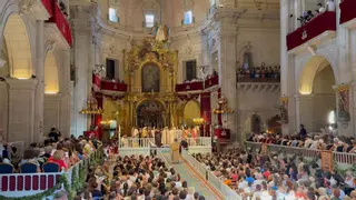 Elche corona a su patrona