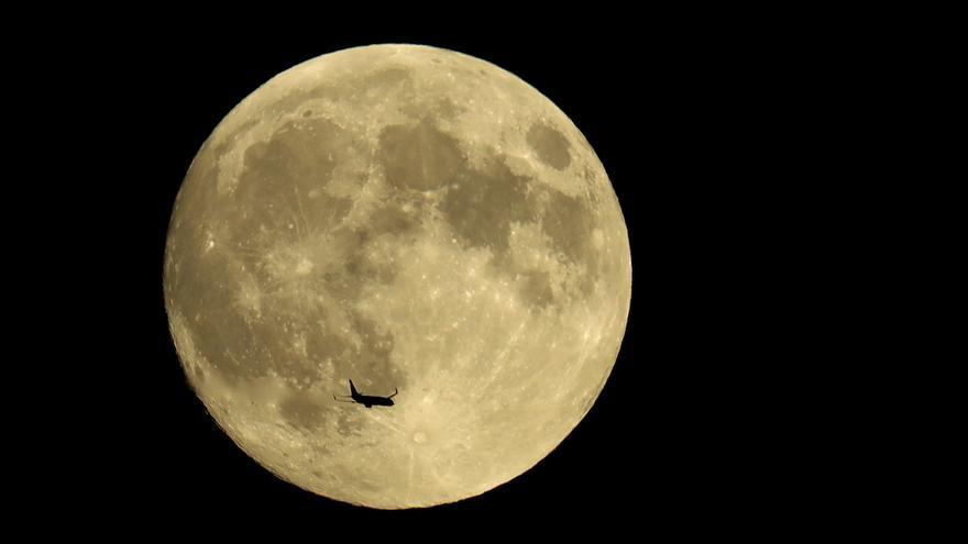 Luna de Esturión: ¿Cuándo será la última superluna del año en Málaga?