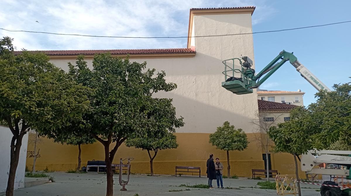 El edifico del antiguo Teatro Cine Carranque tiene un tamaño considerable.