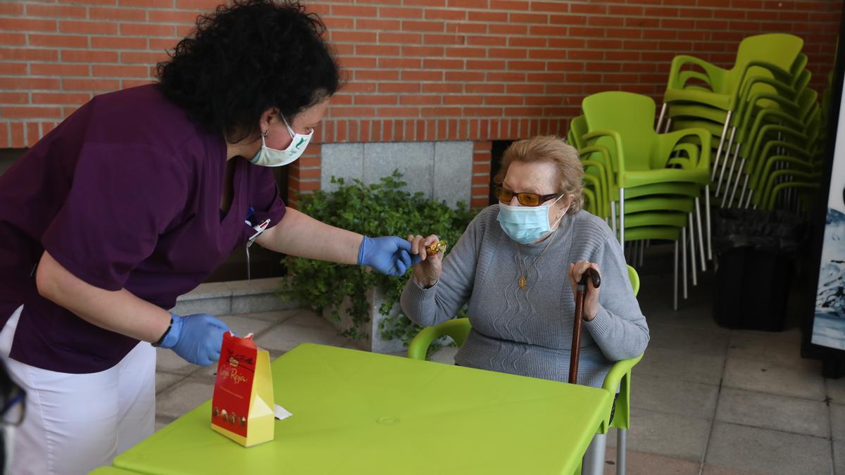 Los centros de mayores y de personas con diversidad funcional están llevando a cabo estos cribados