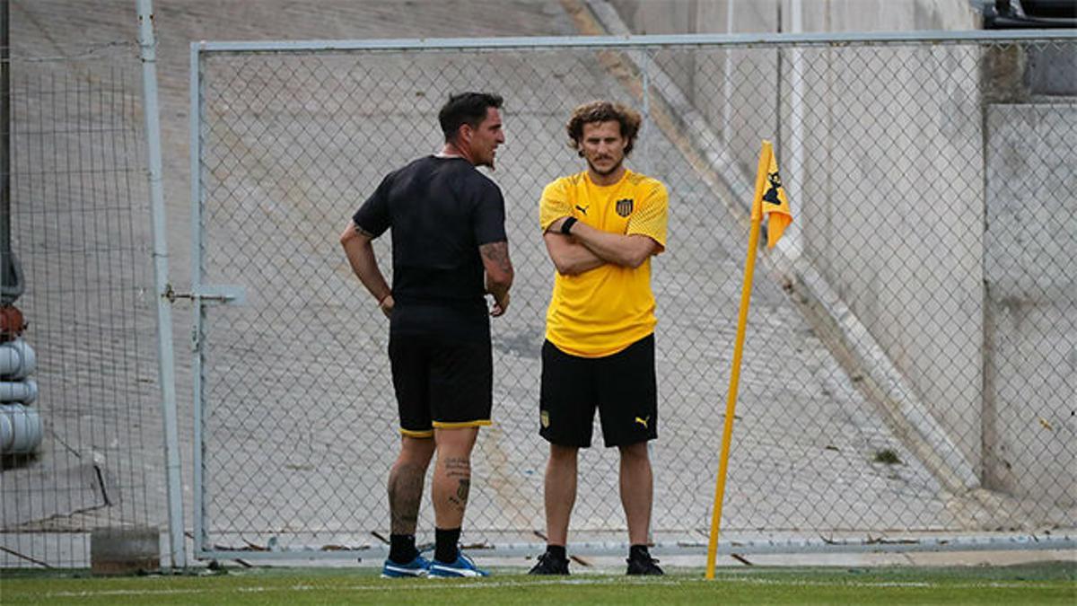 Forlán dirige su primer entrenamiento en Peñarol