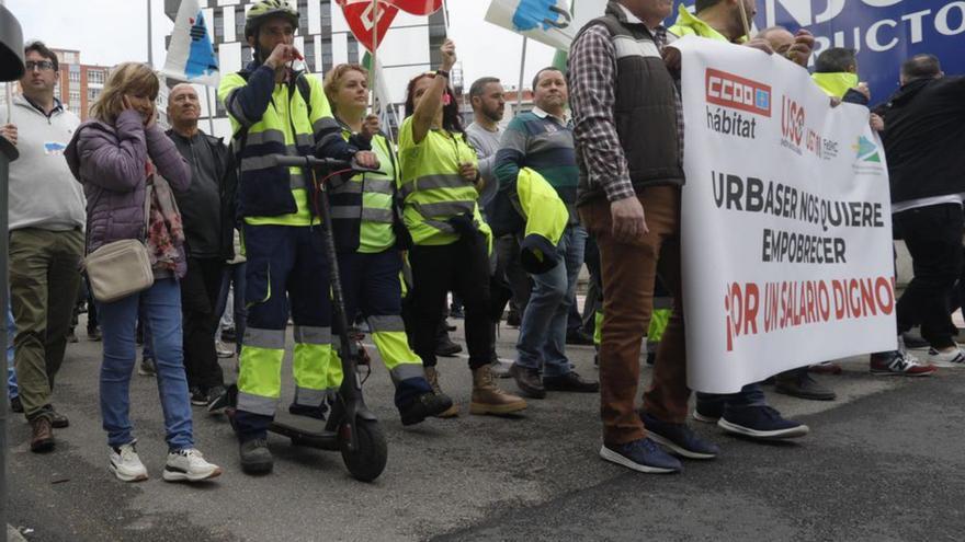 Trabajadores de Urbaser, durante una de sus últimas manifestaciones. | R. S.