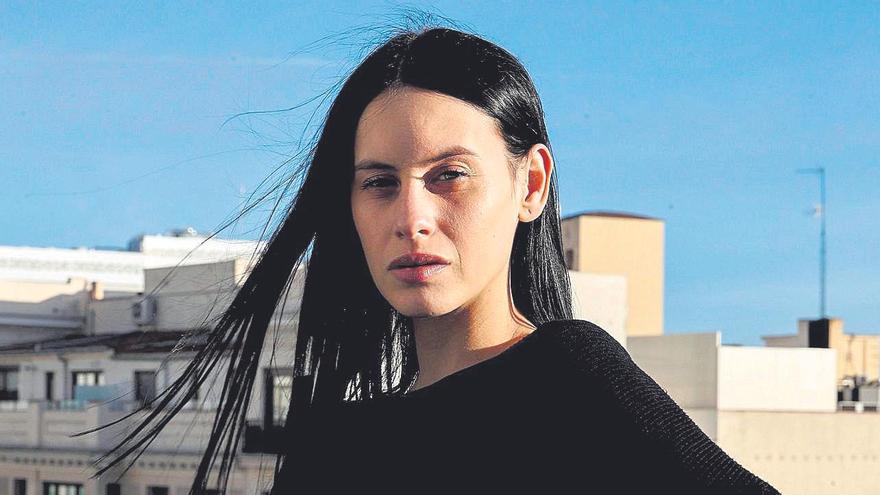 La actriz Milena Smit publica la semana que viene su primer libro, ‘A pesar del vértigo’