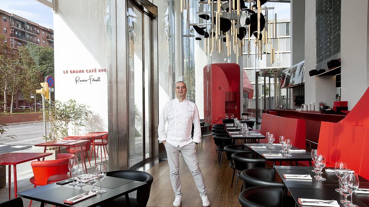 El chef Romain Fornell, en la sala de Le Grand Café Rouge.