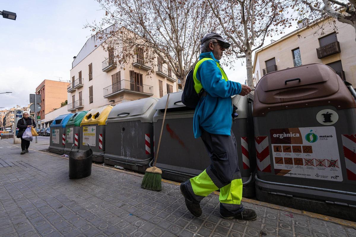 Contenedores de basura en las calles de Mataró