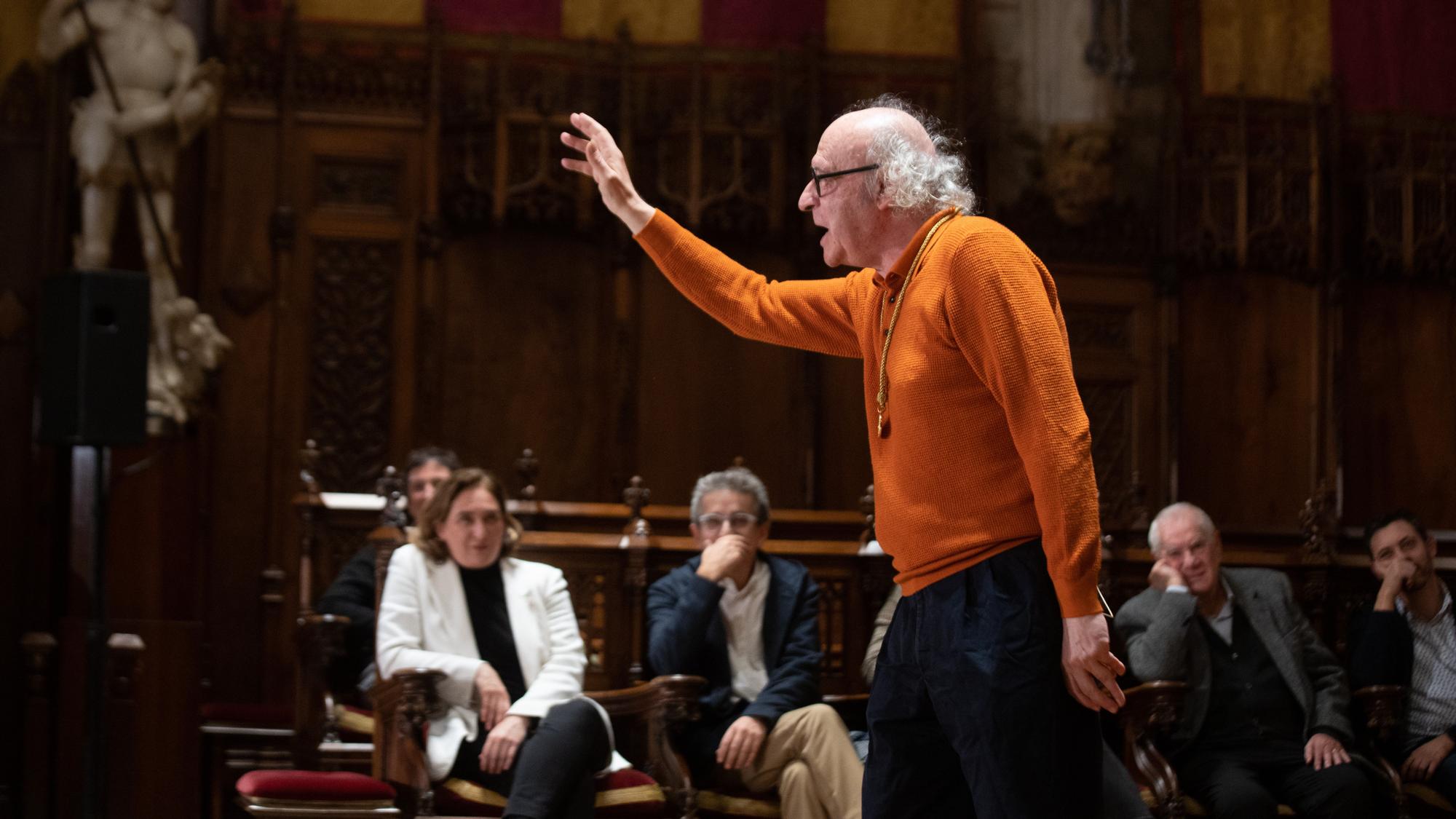 Jaume Sisa, en el acto de entrega a la Medalla de Oro al Mérito Cultural en el Ayuntamiento de Barcelona