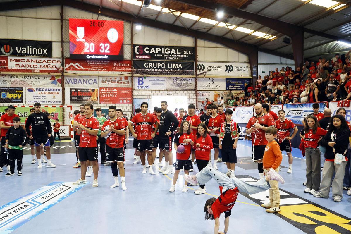 Tristeza en O Rosal tras perder el ascenso ante el Zamora Tristeza en O Rosal tras perder el ascenso ante el Zamora