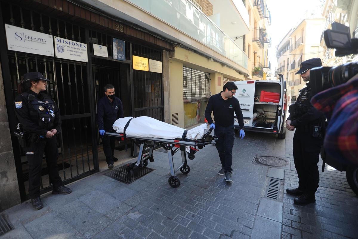 Investigan la muerte por asfixia de un sacerdote en su piso de València