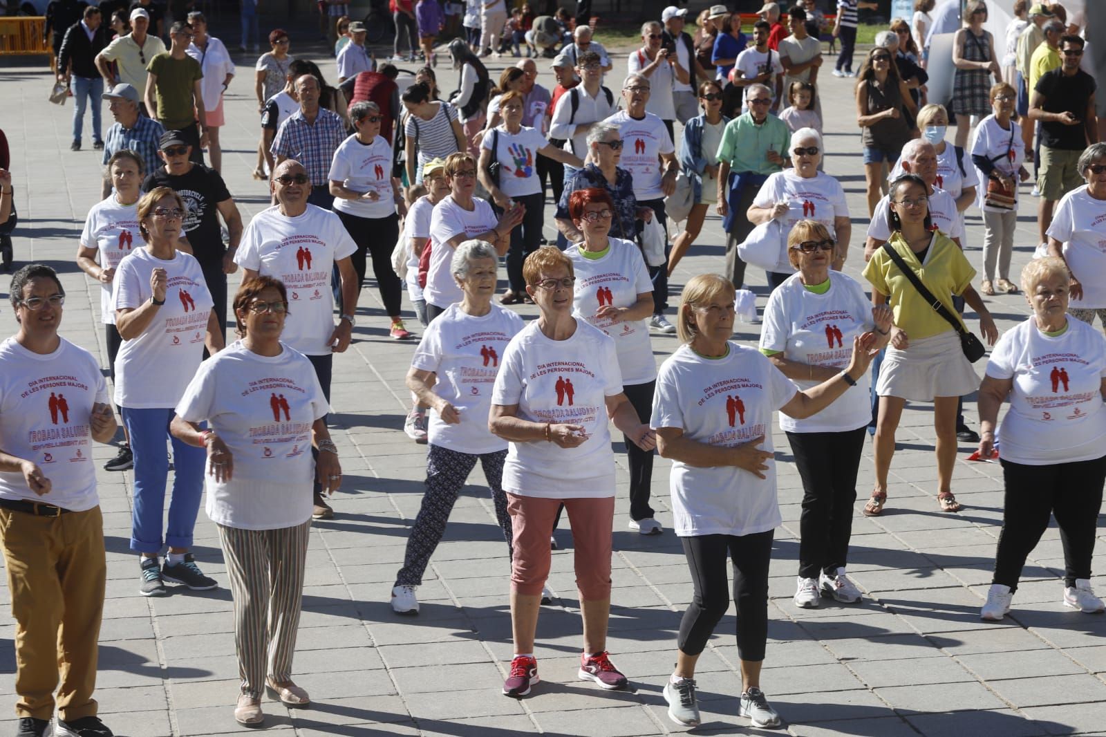 Día de las personas mayores en la plaza del Ayuntamiento