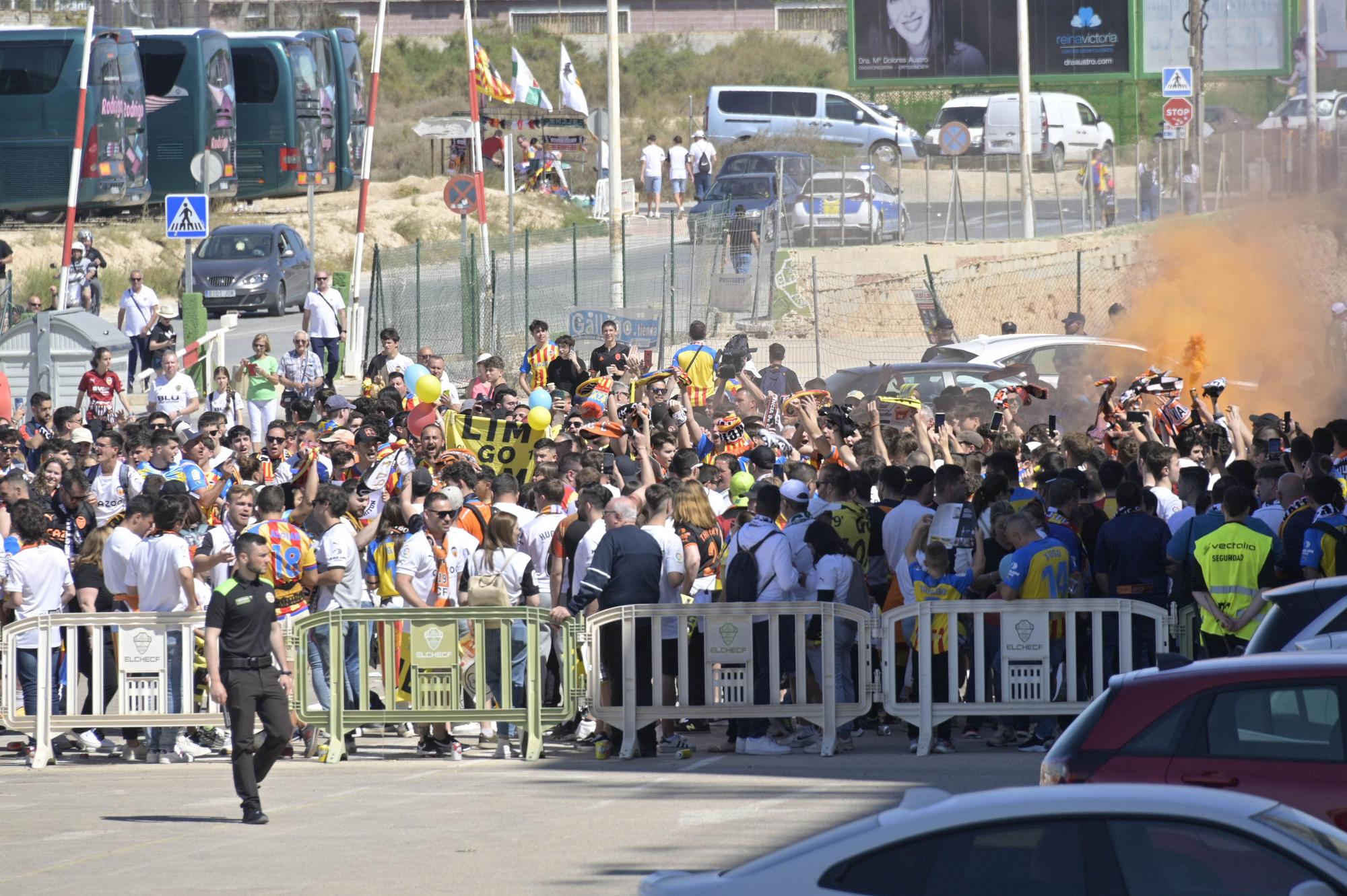 El Elche pone la alfombra al Valencia (0-2)