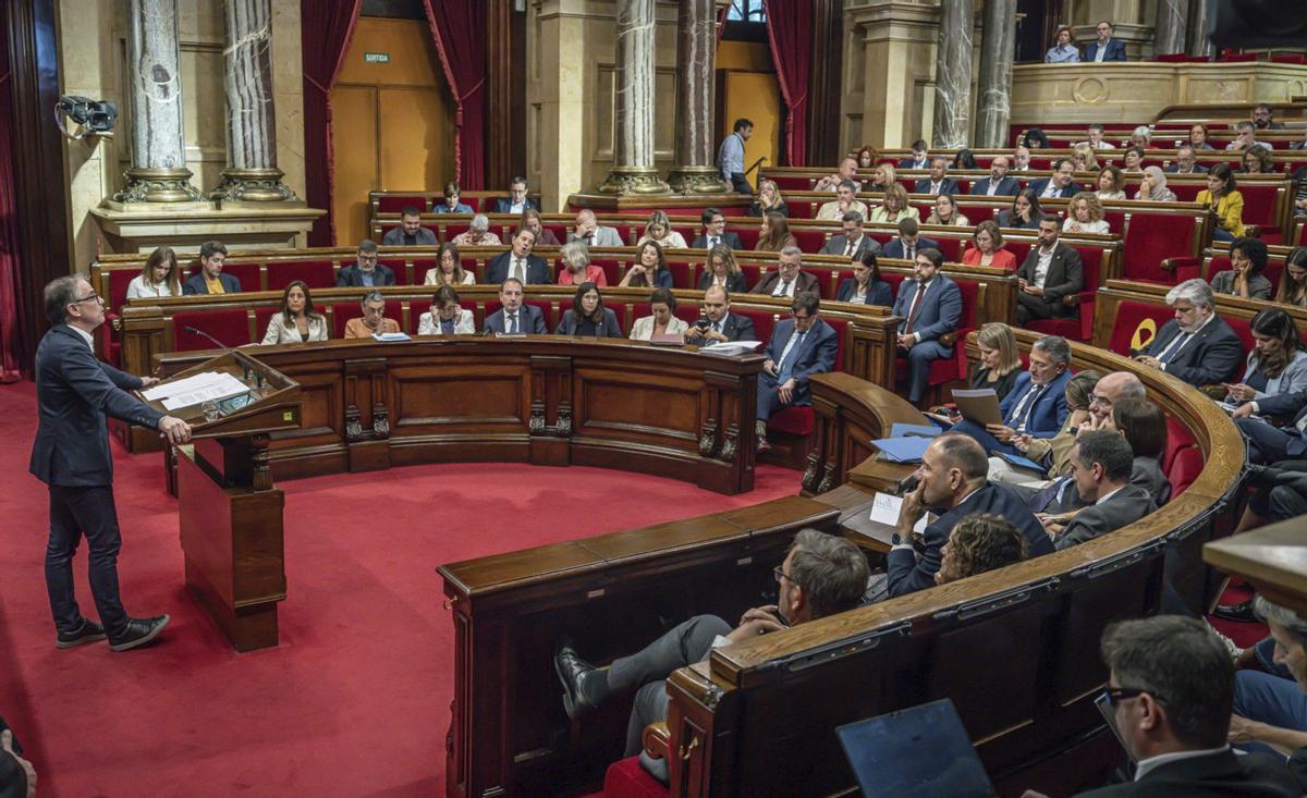 El Parlament ja té més partits nascuts al segle XXI que al XX