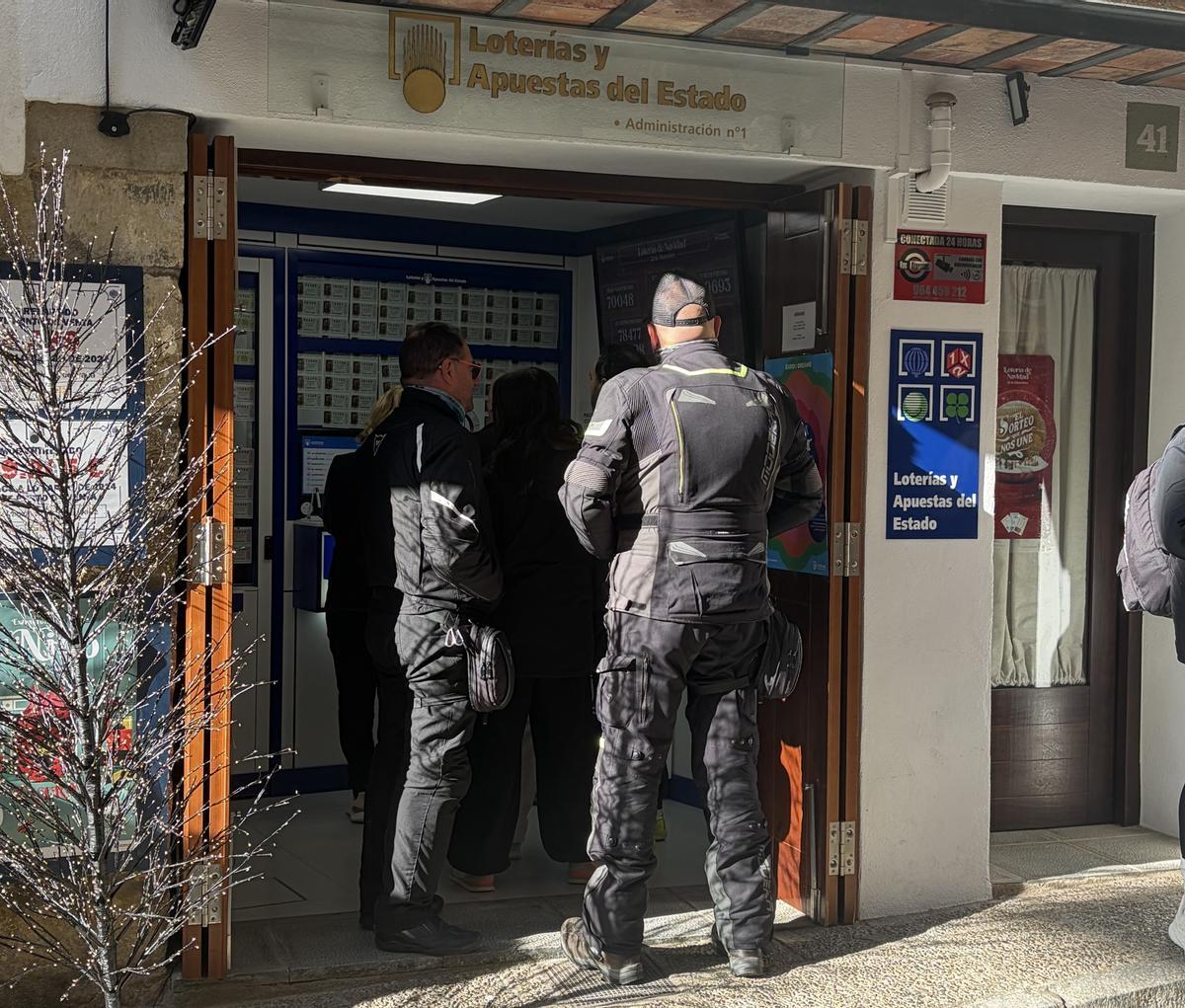 Otra foto de la administración.