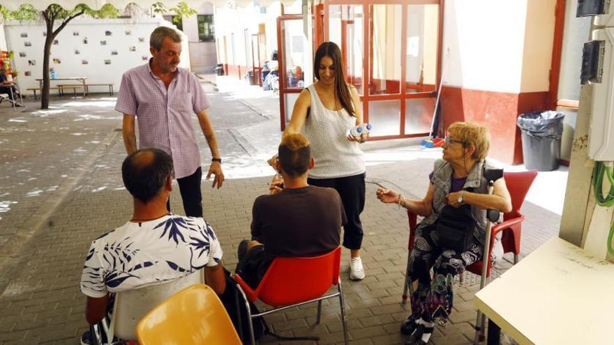 El albergue de Zaragoza abre un refugio climático para las personas sin hogar
