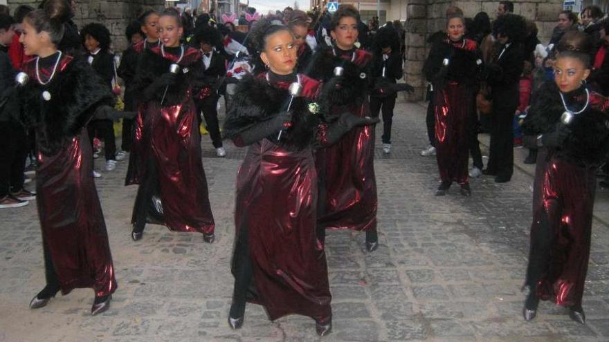 El grupo Toro Jazz interpreta una de sus canciones en el Arco de Corredera. Foto