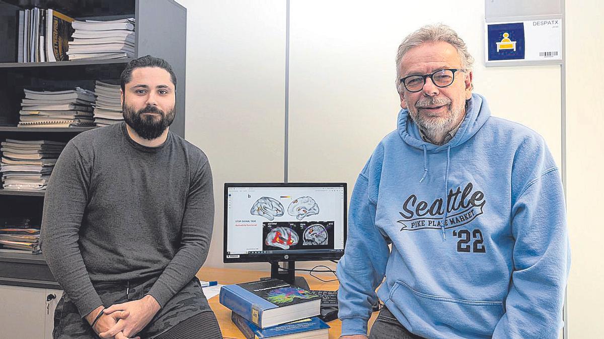 investigadors Esteban Villar-Rodríguez i César Ávila han publicat l’estudi a la revista ‘eLife’.