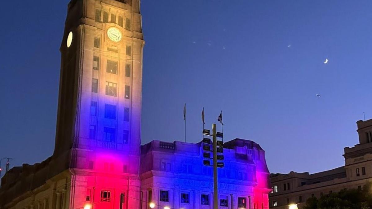 El Cabildo de Tenerife, iluminado en apoyo a Venezuela.