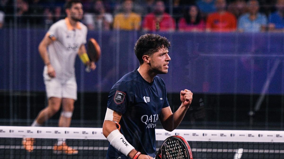 Tapia celebra un punto en el partido