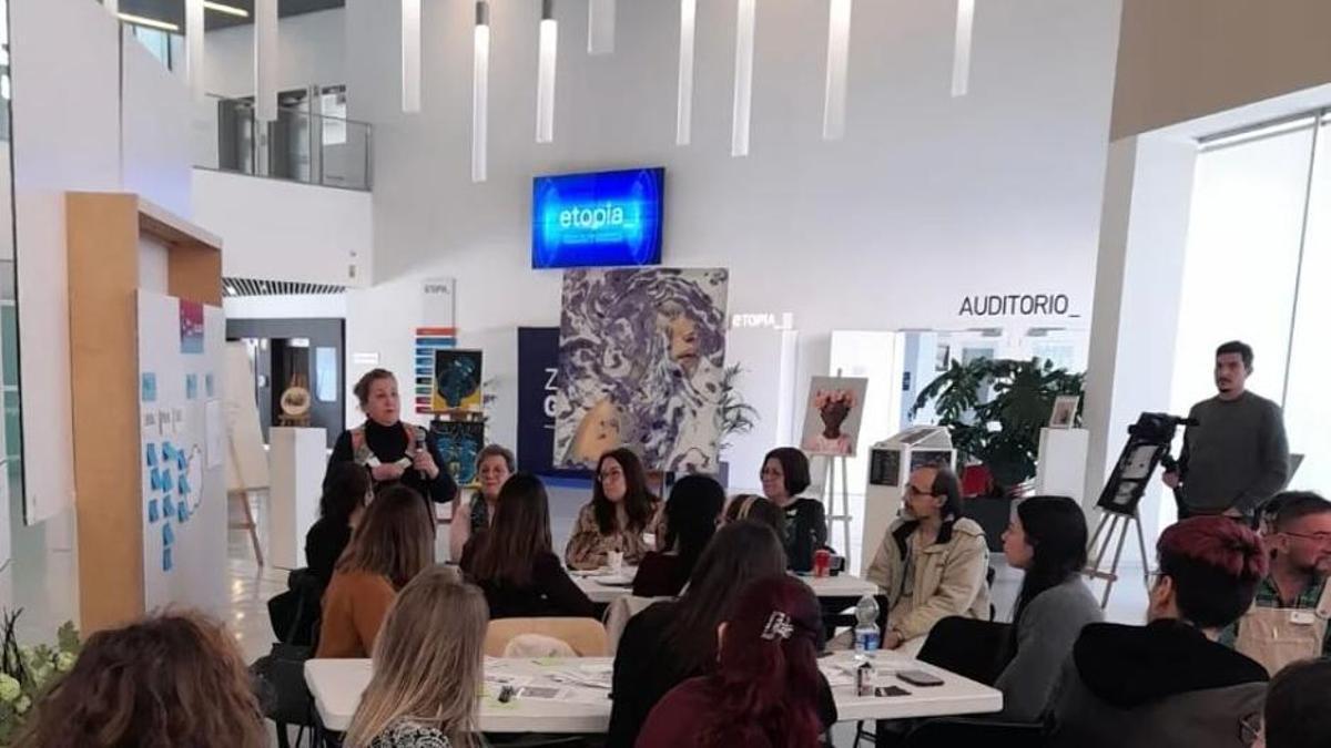 Una de las actividades celebradas en el centro de Etopía en Zaragoza.