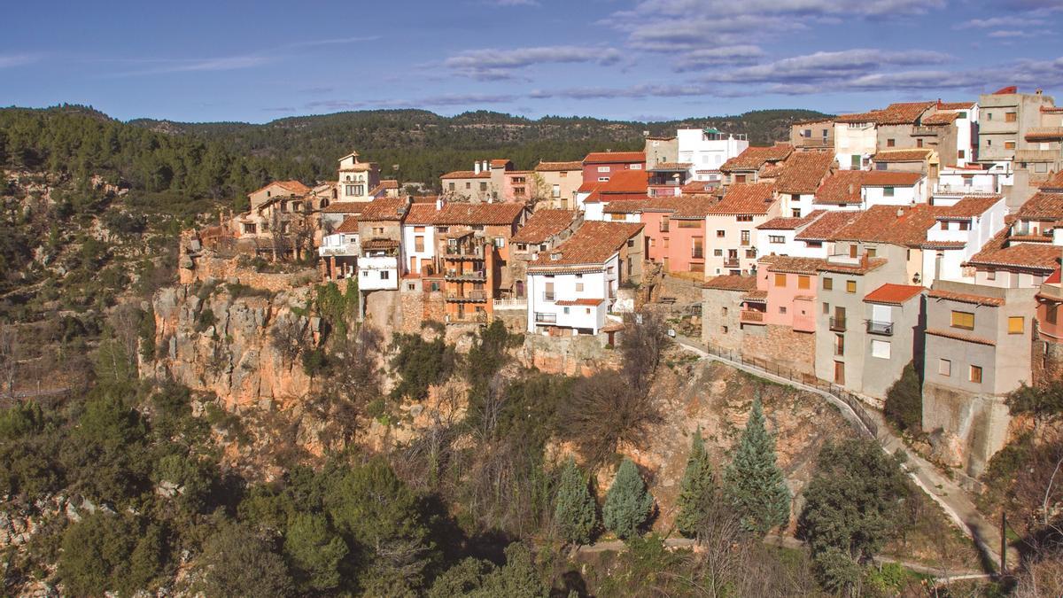 Panorámica de este pequeño pueblo del Alto Mijares de solo 49 habitantes.