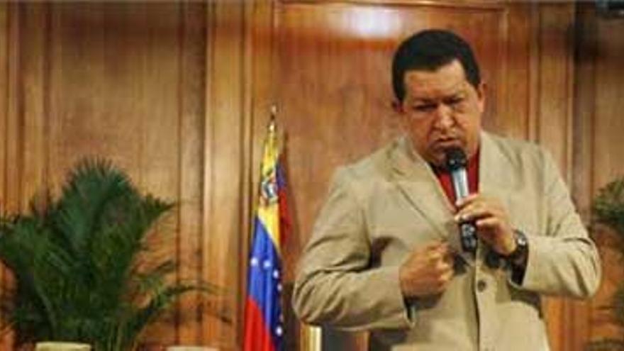 Chávez afirma que con las bases Estados Unidos intenta iniciar una guerra entre Colombia y Venezuela