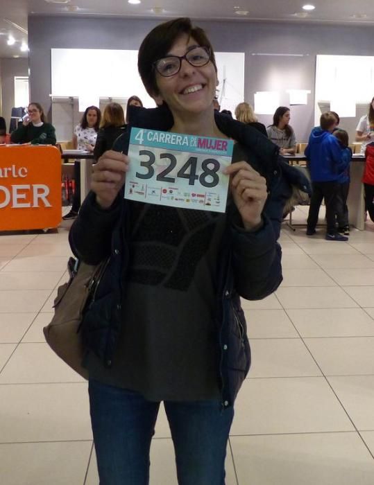 Recogida de dorsales en el Thader para la IV Carrera de la Mujer (Tarde)