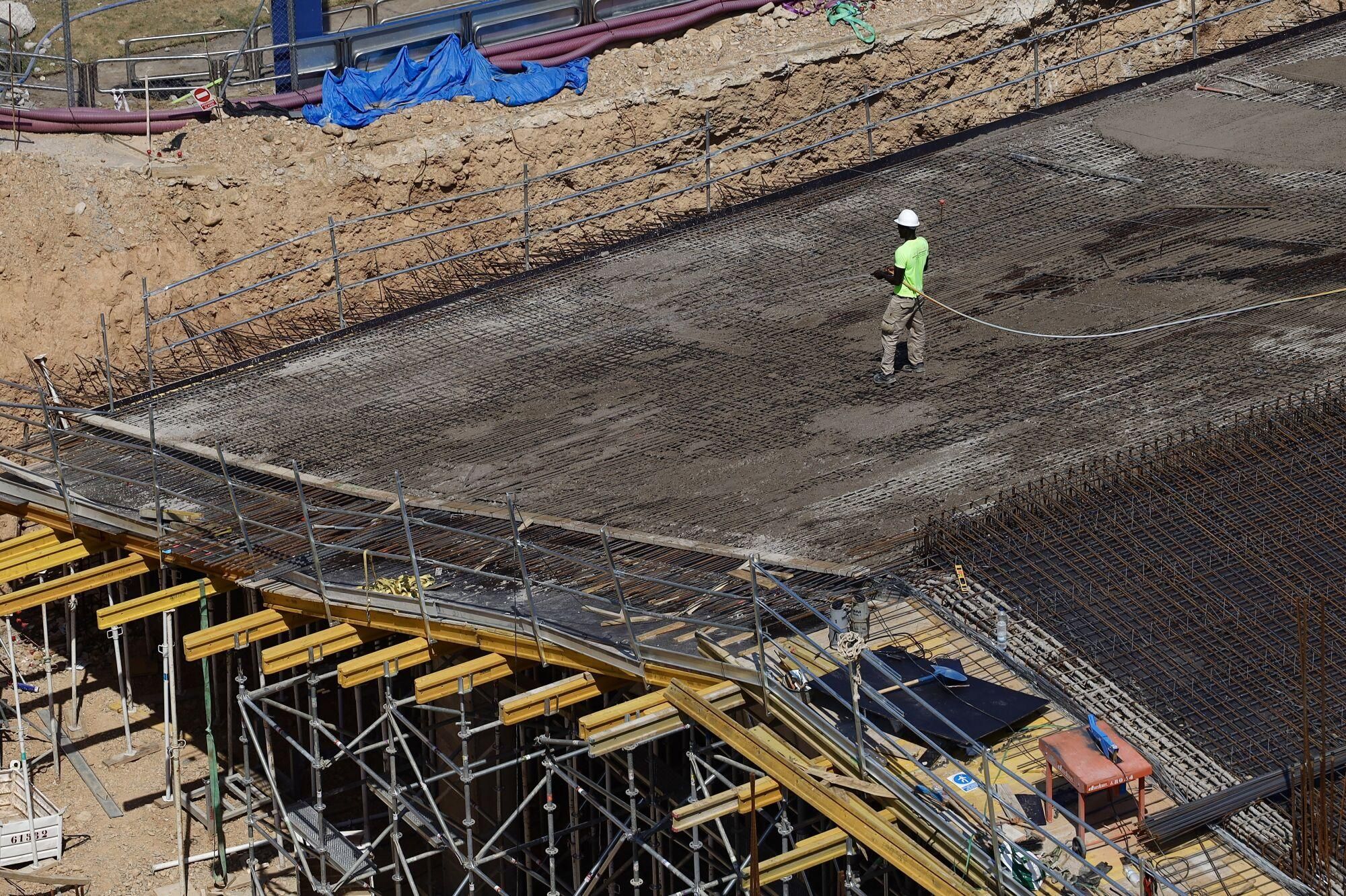 Así van las obras de demolición de La Romareda
