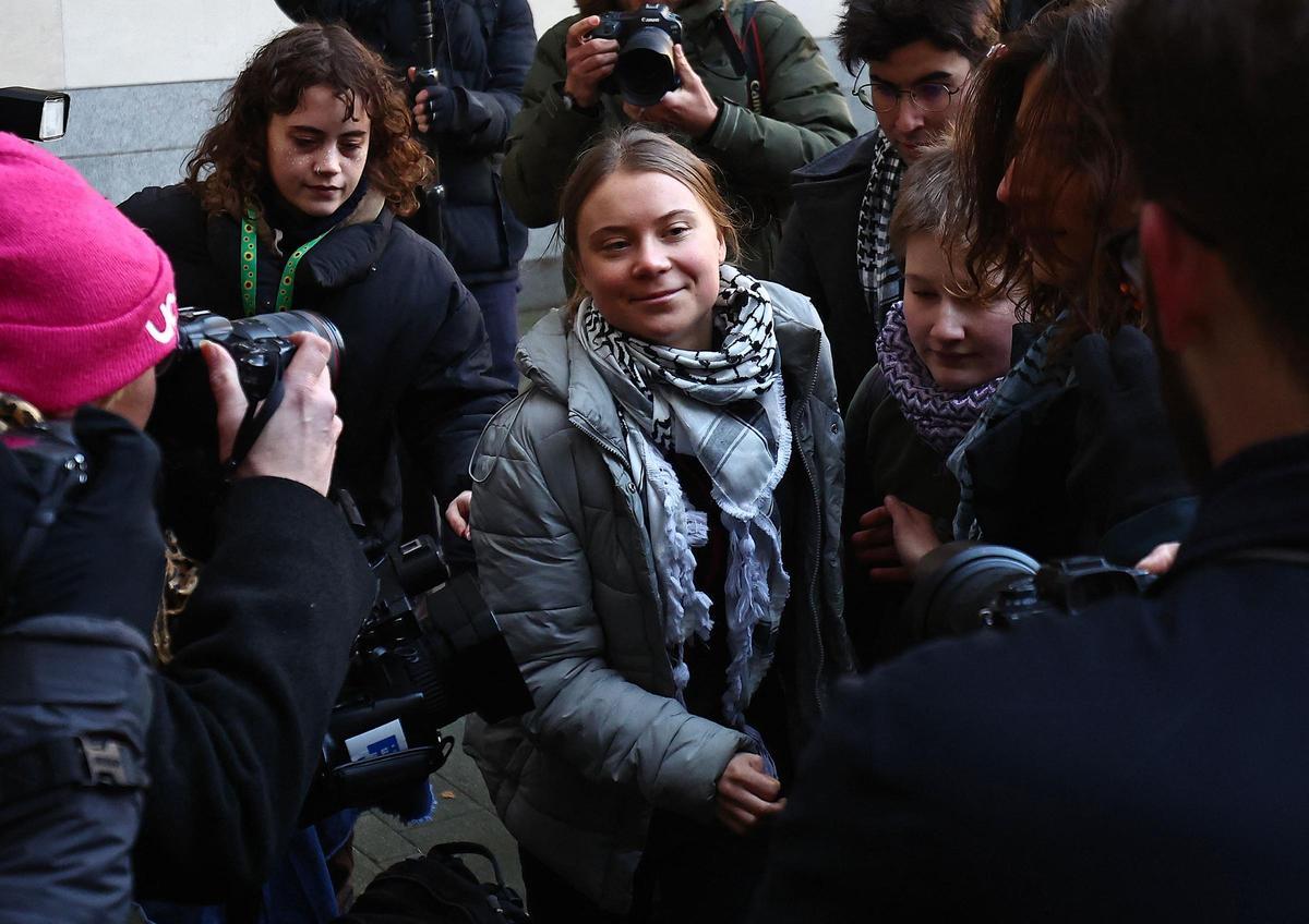 Greta Thunberg llega a su juicio en Londres