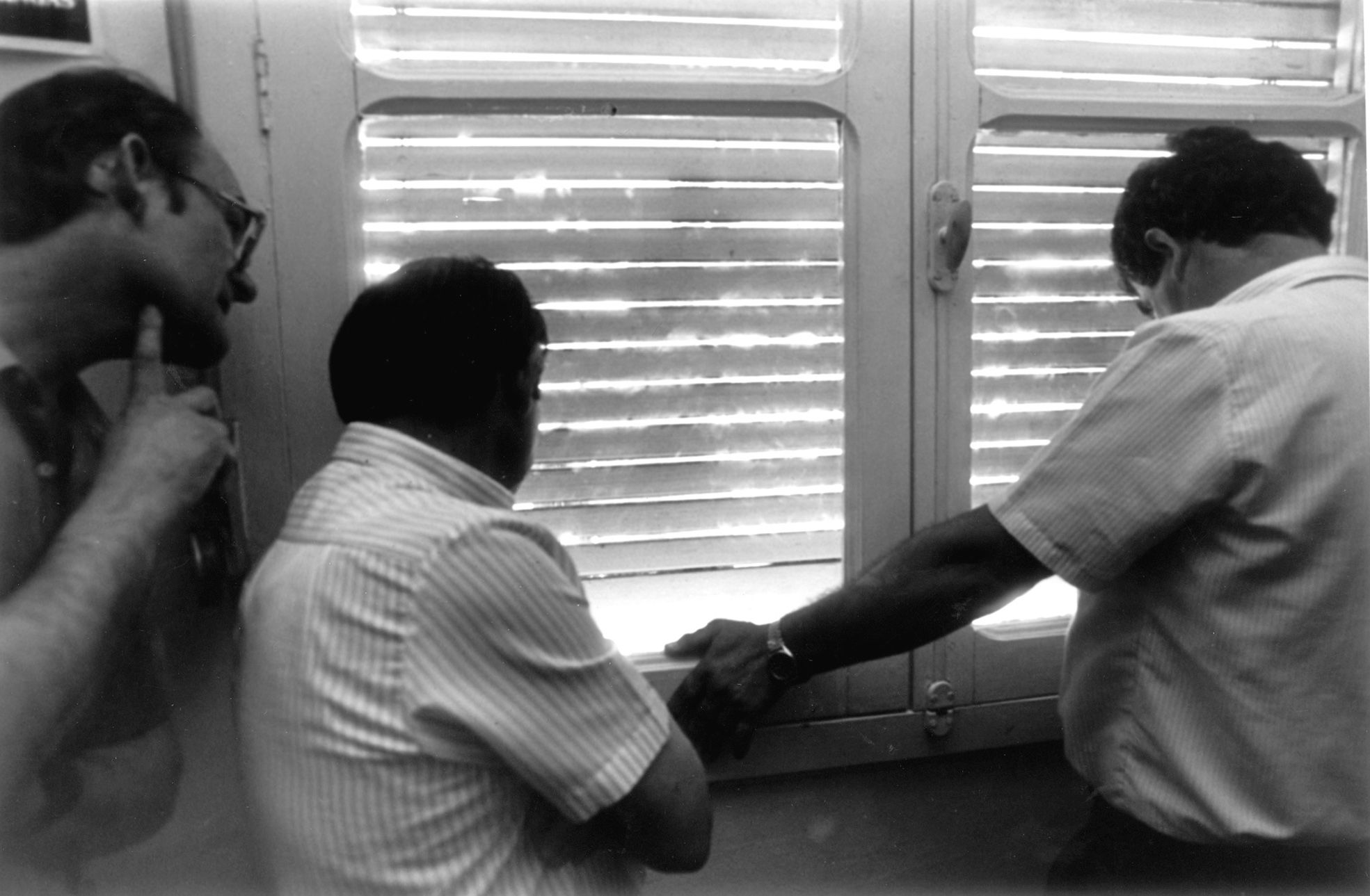 El conflicto de la contribución en Cangas: protestas y un alcalde asediado que no pudo volver a entrar en el Concello